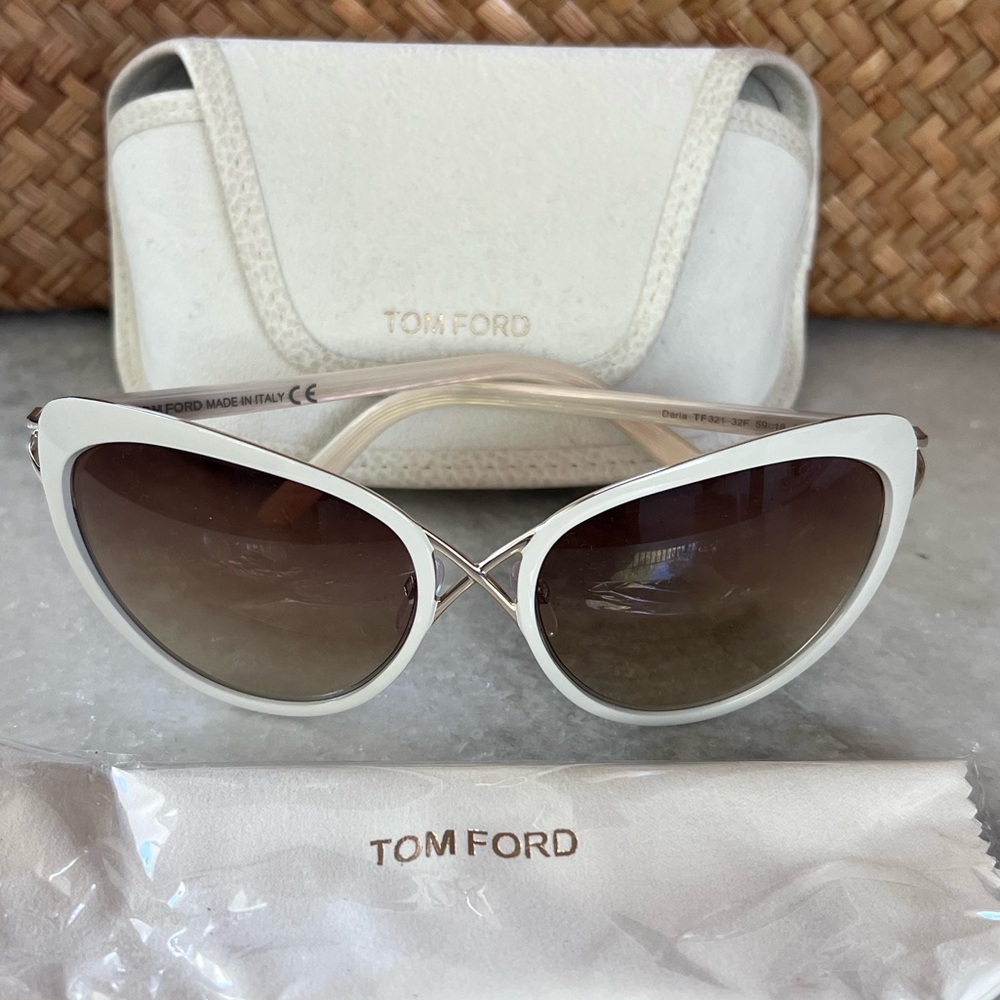 Tom Ford “Daria” TF0321 Cat-Eye Sunglasses